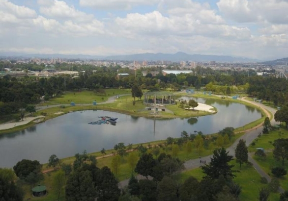 parque con laguna