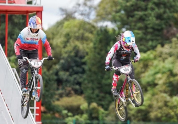 competidores de bmx