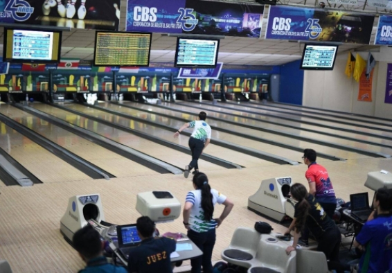 lugar donde juegan bolos