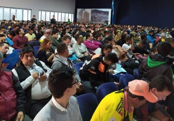 personas reunidas