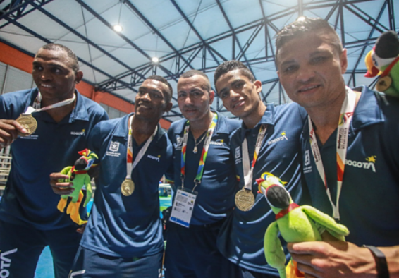 deportistas celebrando