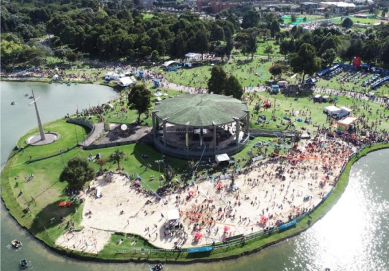 Playa de Verano en el Parque Simón Bolivar