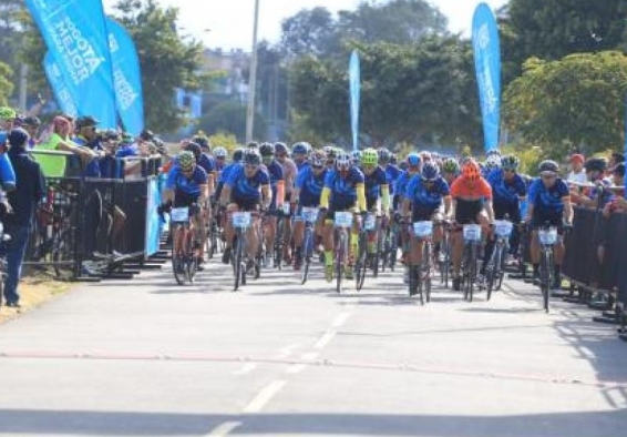 Ciclistas en competencia