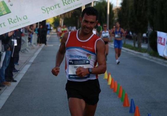 Deportista de atletismo en competencia