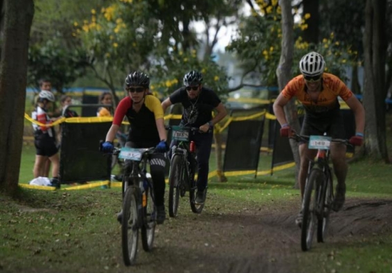ciclistas de bogotá