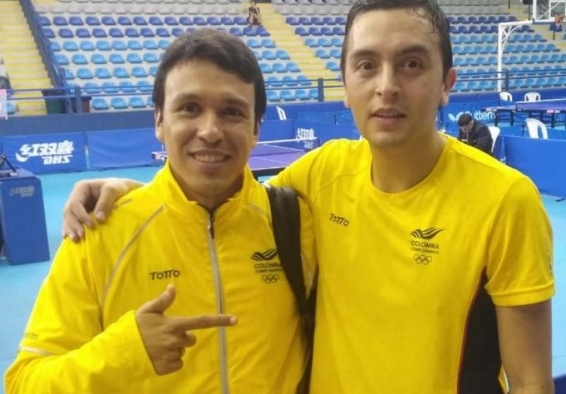 Julián Ramos junto a otro deportista