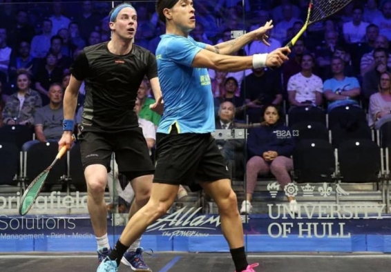Deportistas de squash en competencia
