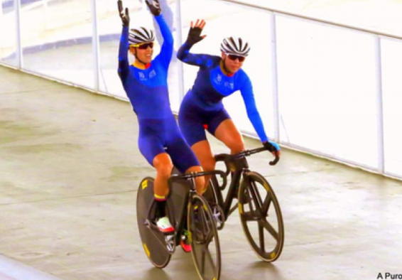 Ciclistas celebran