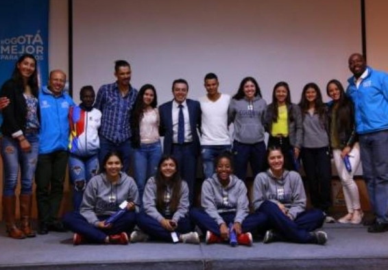 Medallistas, sub directores y el director del IDRD