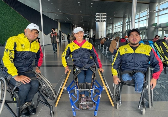 Manuel Sánchez, Johana Martínez y Juan Díaz, en silla de ruedas