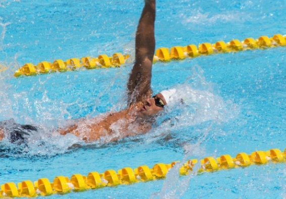 El nadador Omar Pinzón en competencia. Foto de archivo.