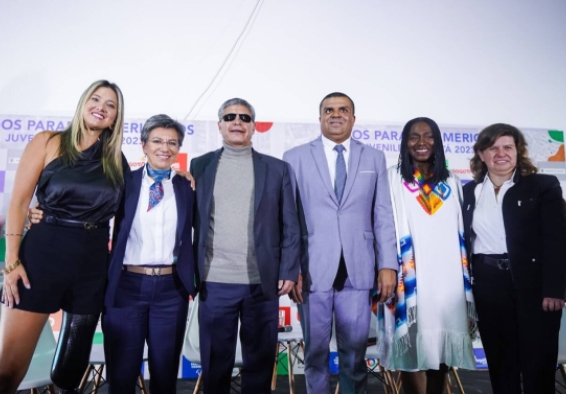 La alcaldesa de Bogotá, la directora del IDRD, la ministra del deporte y otras personalidades