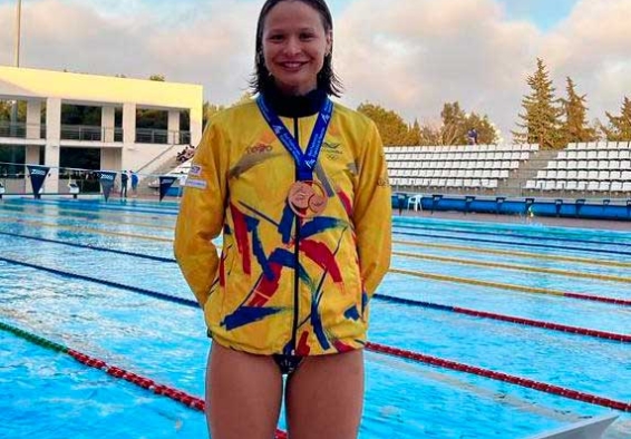 Sirena Rowe brilló en el Open de Natación en España. Foto IDRD