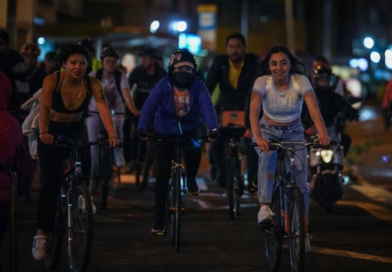 Ciclovía nocturna
