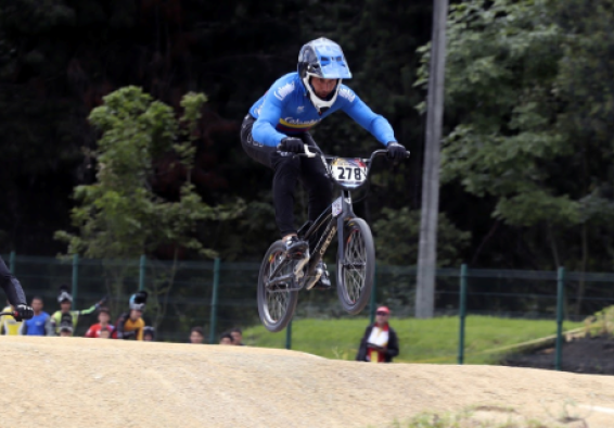 Carlos Ramírez compite de nuevo en la Copa Mundo UCI de BMX.
