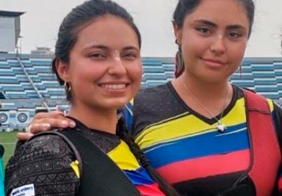 Isabella Forero (izq.) y María José Guerrero, oros en arquería. Foto World Archery Colombia.