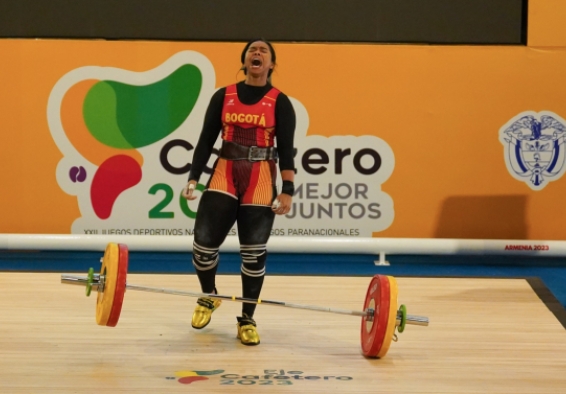 Leidy Solís consiguió tres medallas en levantamiento de pesas categoría 81k.