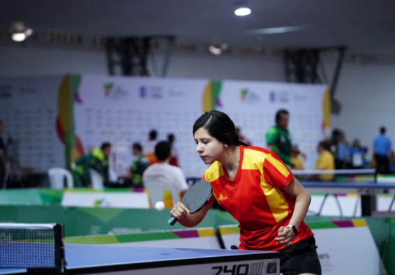 Yuliana Mayorga, oro en tenis de mesa auditivo femenino. Foto IDRD.