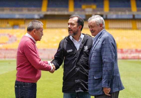 el director del IDRD Daniel García, en rueda de prensa en el estadio El Campín