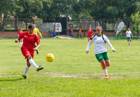 Intercolegiados 9 de abril Fútbol femenino