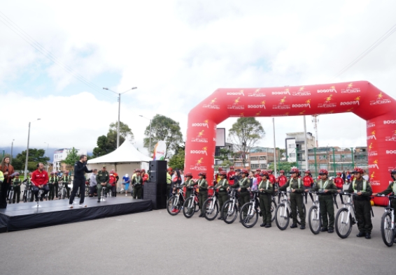 El IDRD y la Policía Metropolitana firman el convenio "Bogotá Deportiva, Recreativa y Segura" para fortalecer la protección de la Ciclovía y los espacios relacionados en la ciudad 
