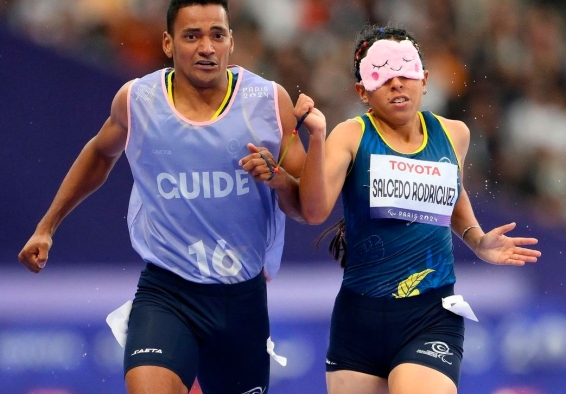 Ionis Salcedo y su guía Níver Rangel. Foto cortesía París 2024.