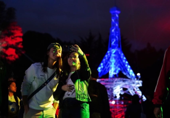 Noche Parisina