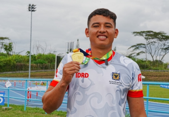 Santiago Pimentel, oro en lanzamiento de jabalina