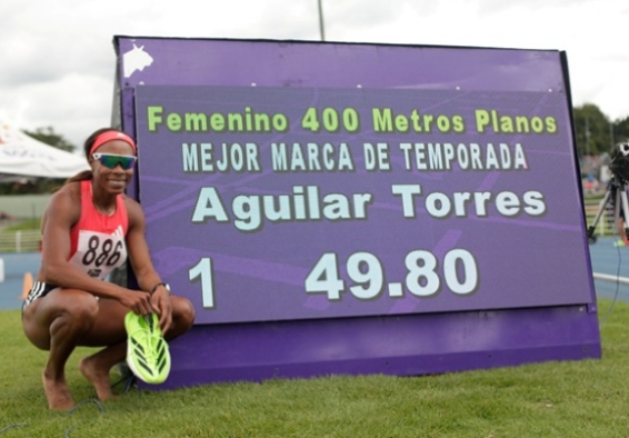 Evelis Aguilar consiguió marca personal, marca suramericana y clasificación al Campeonato Mundial de Tokio. Foto cortesía RunningColombia.