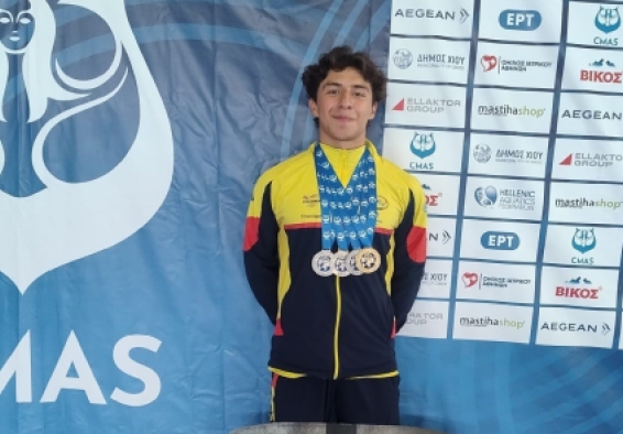 El deportista bogotano samuel Sosa fue el mejor de Colombia en el Campeonato Mundial Juvenil de Natación con Aletas, con una medalla de oro y tres de plata. Foto cortesía FEDECAS. 
