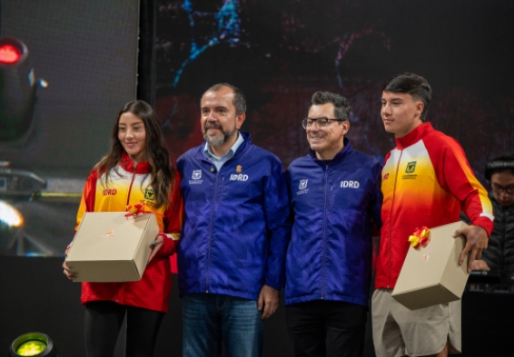 Entrega de indumentaria Equipo Bogotá