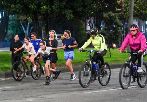 Ciclovía nocturna