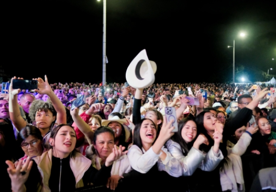 Sube Monserrate y dos conciertos de inauguración le dieron la bienvenida al Festival de Verano 2025 