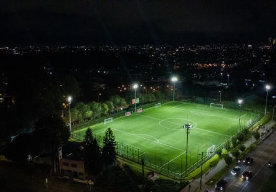 Bogotá avanza en la modernización de la iluminación de sus parques y escenarios deportivos