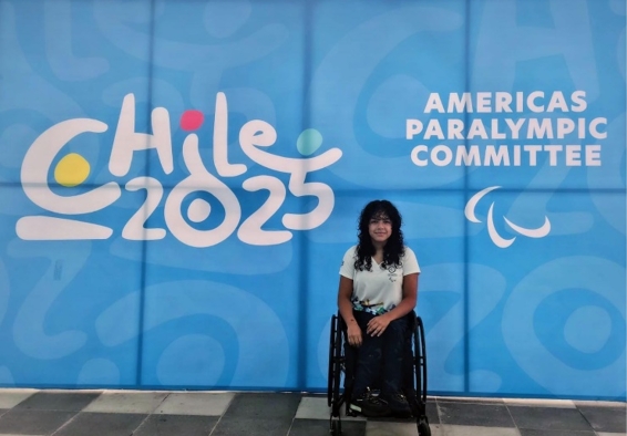 La paranadadora Gabriela Oviedo Rueda fue la deportista más destacada de Colombia, con 3 medallas de oro y 1 de bronce en Santiago 2025. Una realidad deportiva con mucho futuro. Foto IDRD.