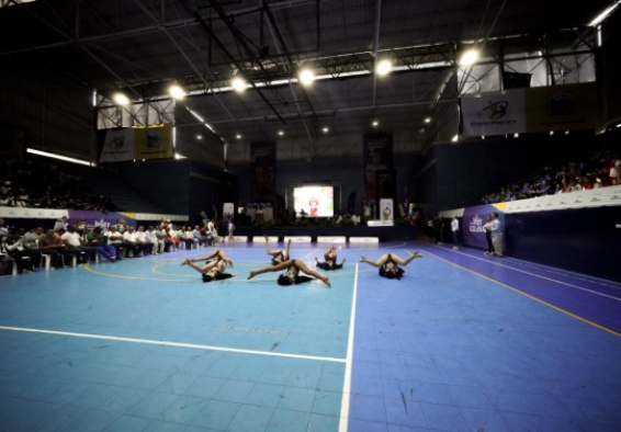 Lucha libre y bádminton distritales se lucen en Palmira