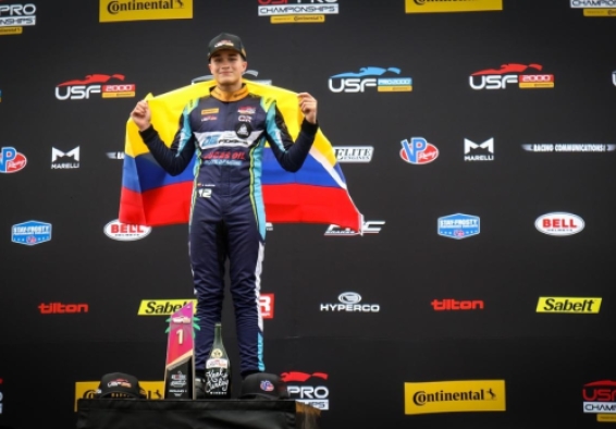 Sebastián Garzón entró con autoridad en la USF2000 en de automovilismo en Estados Unidos. Ganó la primera carrera y es líder del campeonato. Este domingo vuelve a competir. Foto IDRD. 