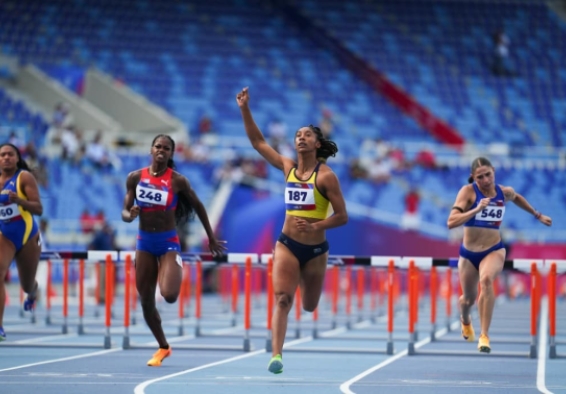 María Fernanda Murillo gana la medalla de oro en los 100 metros vallas en los XXV Juegos Centroamericanos y del Caribe 2026 y arranca la cosecha bogotana del día. Foto IDRD / Andrés ROT, enviado especial.