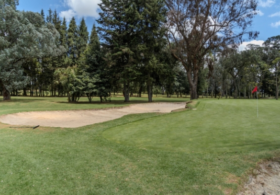 Bogotá reabre el campo de golf del parque La Florida
