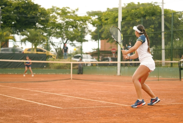 Tenis