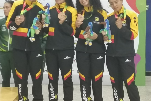 Cuarteta de bronce del ciclismo femenino Equipo Bogotá en Cali.