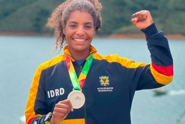 Daniela Ceballos, cuota femenina y medallista del Equipo Bogotá en canotaje.