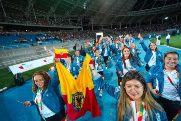 Inauguración y con las primeras victorias del Equipo Bogotá