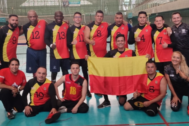 Equipo Bogotá de voleibol sentado, que debuta este sábado ante Bolívar.