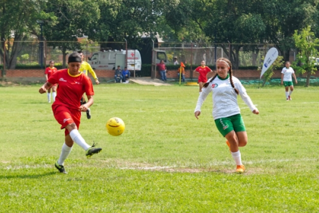 Intercolegiados 9 de abril Fútbol femenino