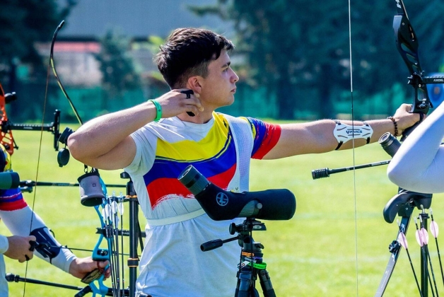 El arquero Andrés Hernández será el primero en competir en París. Foto cortesía World Archery Colombia. 