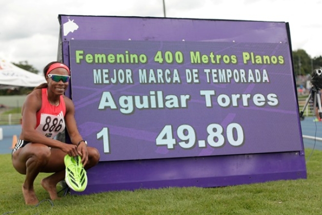 Evelis Aguilar consiguió marca personal, marca suramericana y clasificación al Campeonato Mundial de Tokio. Foto cortesía RunningColombia.