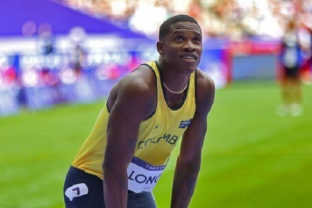 Ronal Longa, del Equipo Bogotá, marca suramericana en 100 metros y cupo al Mundial de Tokio. Foto COC-Runningcoloia. IDRD. 