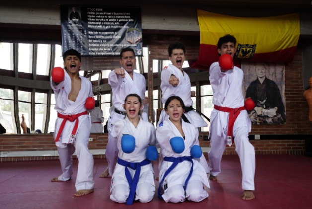 Pablo Ríos entrenando a los jóvenes talentos de Bogotá