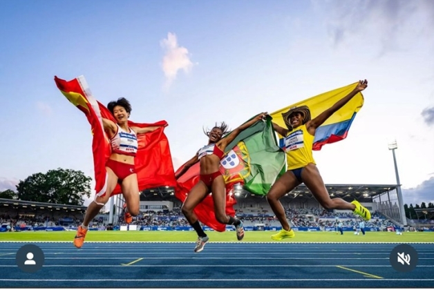 Natalia Linares (der.) fue tercera en el Mundial Universitario y ahora va al Nacional Interligas, los Juegos Panamericanos Junior Asunción 2025 y el Mundial de Tokio. Foto prensa evento.